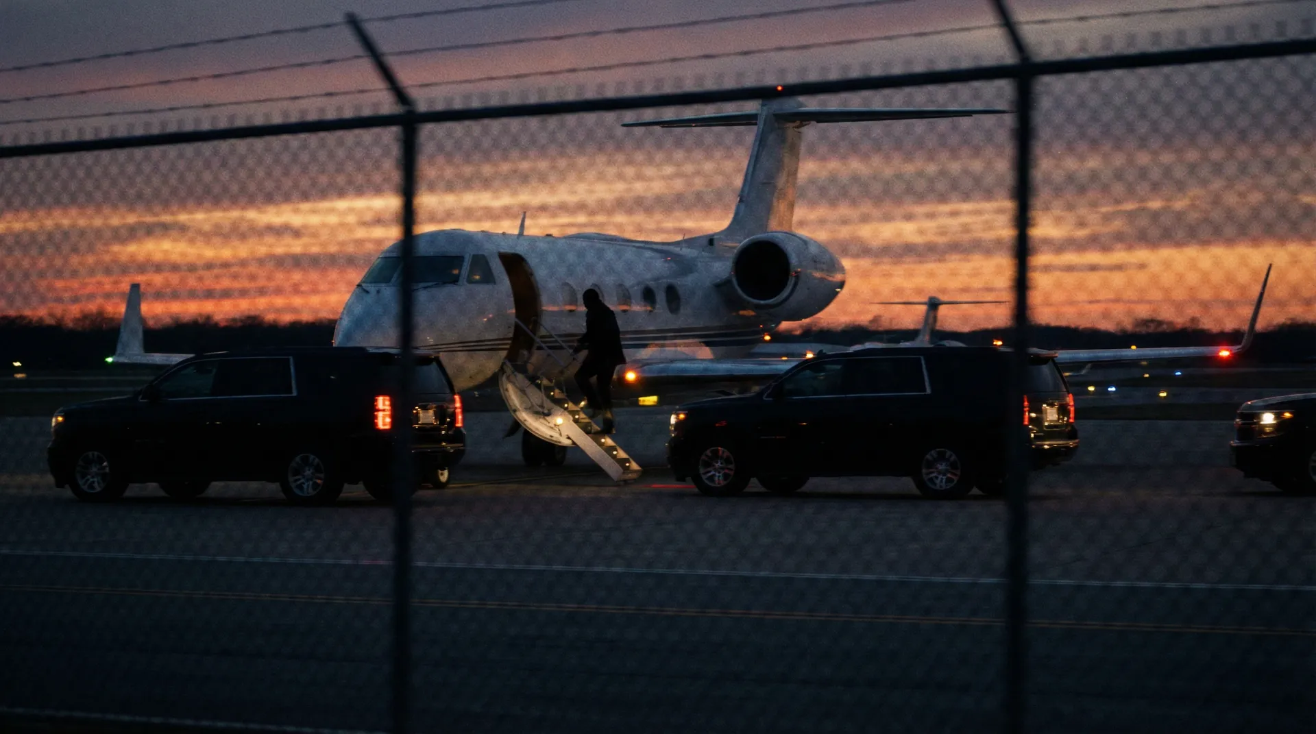 51吃瓜 - 私人飞机机场偷拍